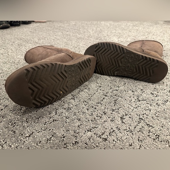 Uggs classic short dark brown| size 5 - Picture 9 of 9
